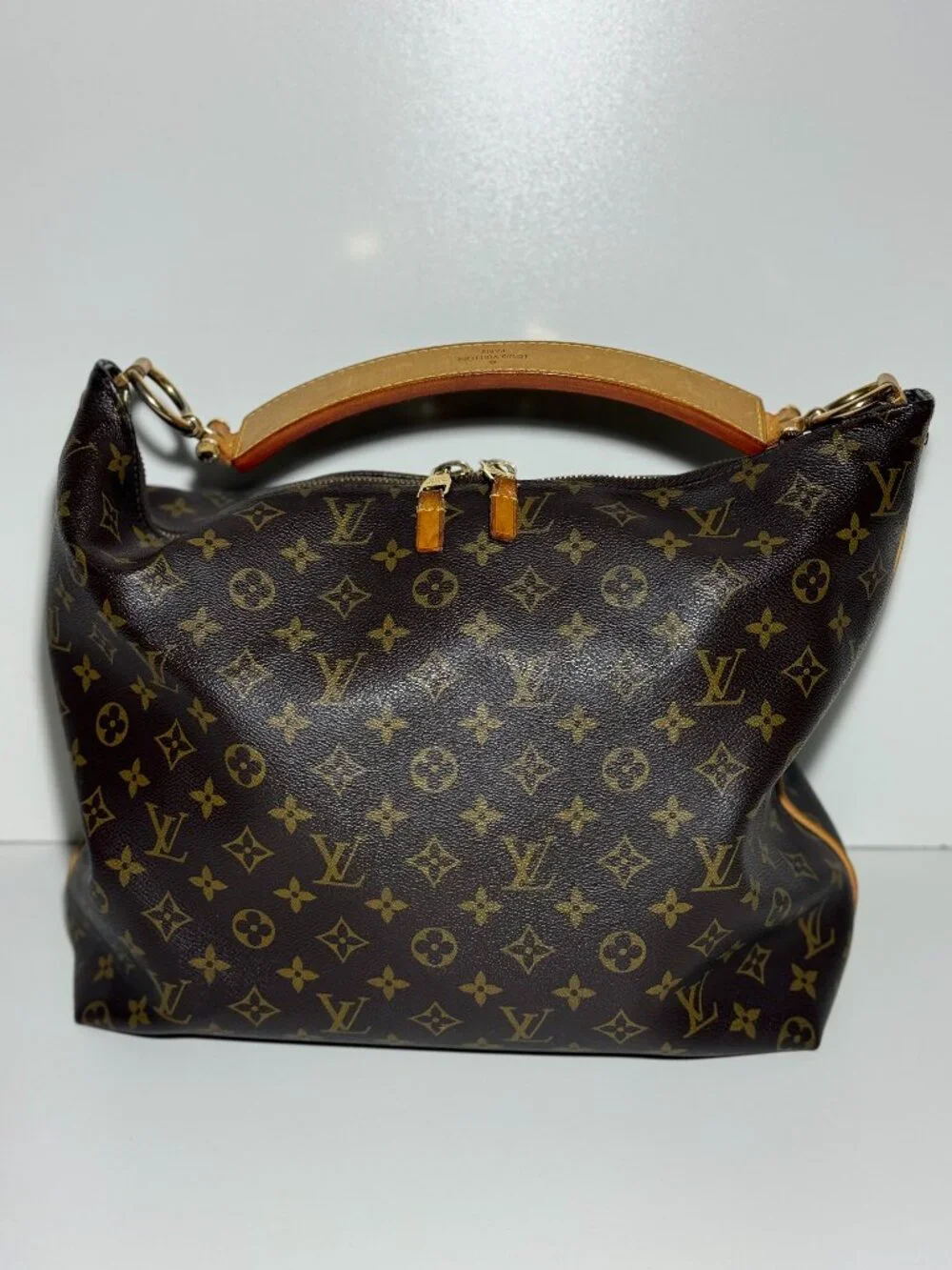 LOUIS VUITTON MONTORGUEIL GM
